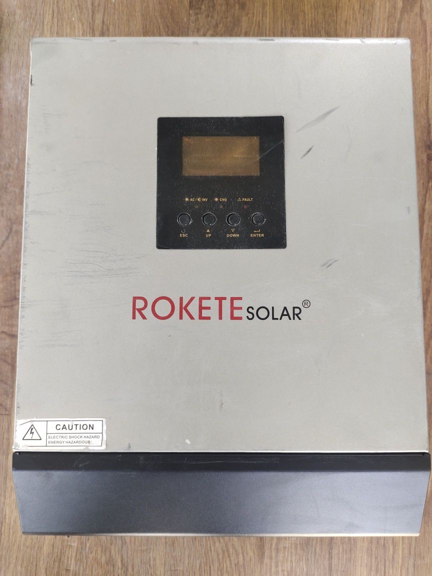 ROKETE solar 12/230v