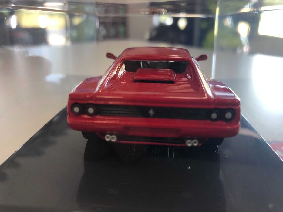 Колекционерски модел метална количка HOT WHEELS FERRARI F512 1994 1:43