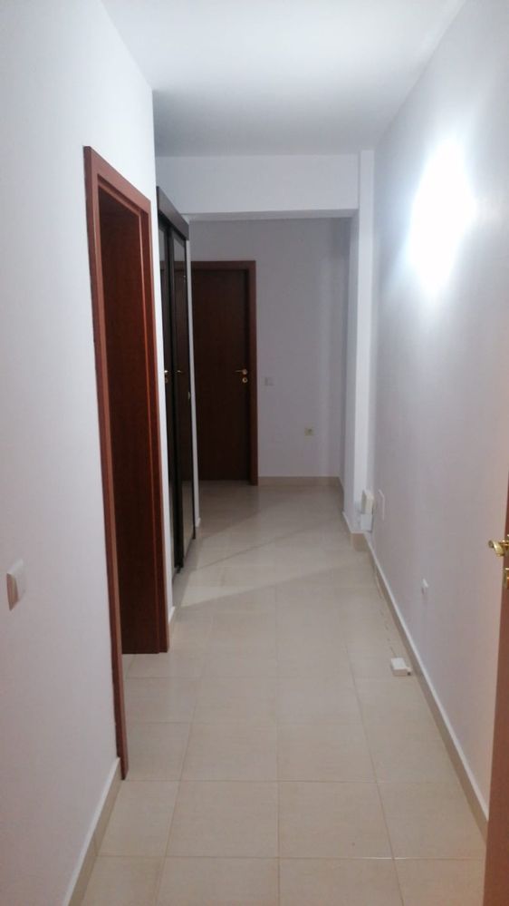 Apartament cu 3 camere de închiriat, bloc nou, zona ultracentrală