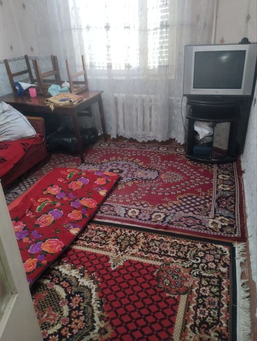 Юнусабад 14 4/4/5 балкон 2*6 без ремонт