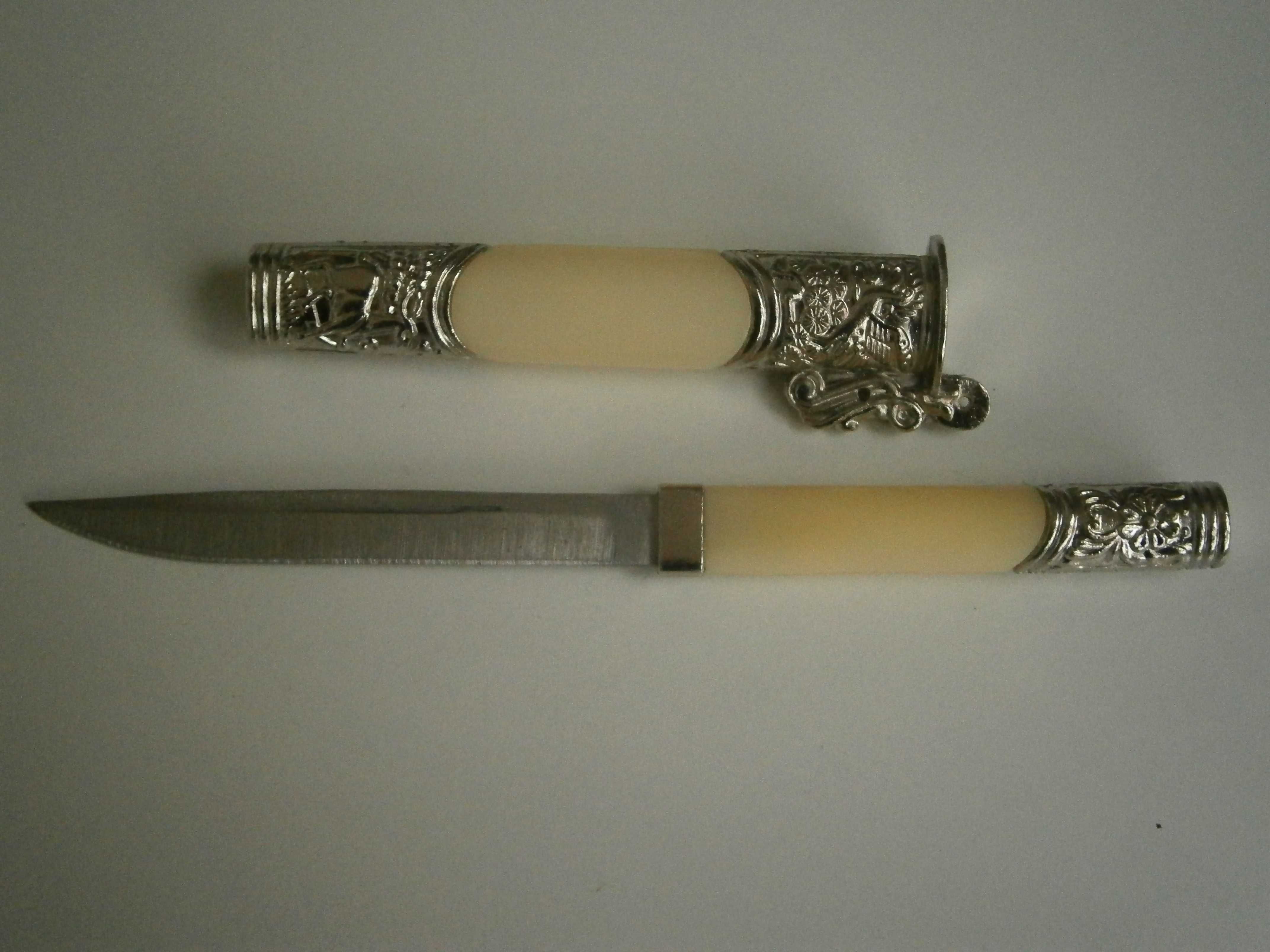 Декоративен нож за писма; синт. слонова кост, метален обков
