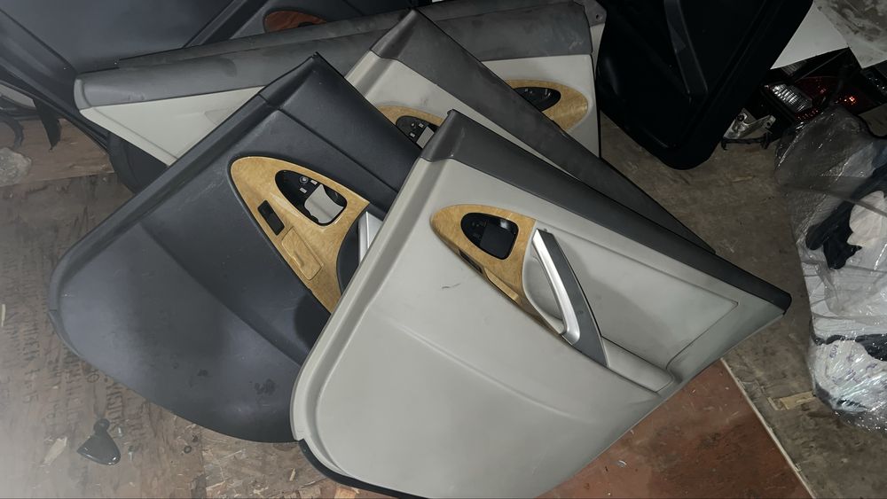 Обшивки дверей Камри 40-45