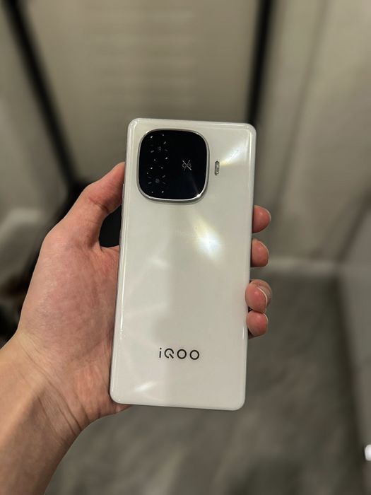 Vivo Iqoo z9 turbo
