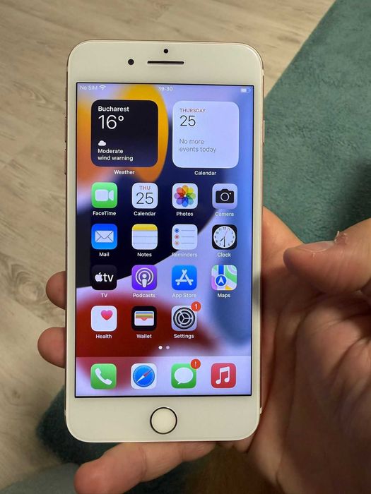 Vand iphone 7 plus impecabil
