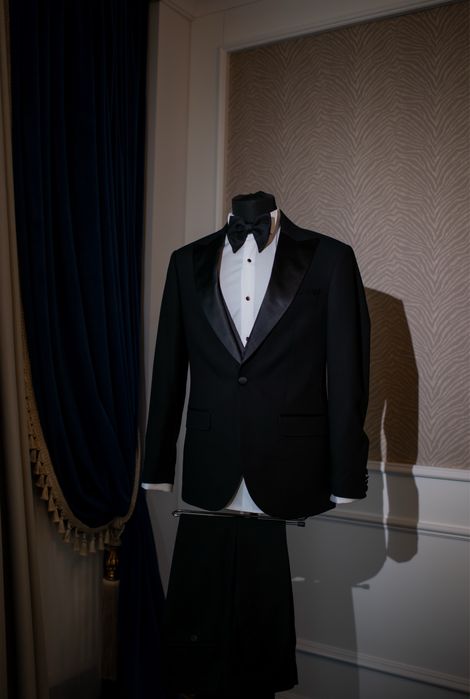 Costum de mire negru