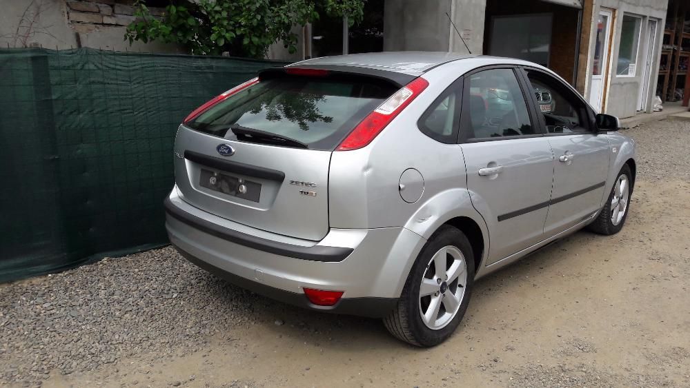 Dezmembrez Piese Ford Focus din 2005