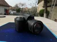 Camera foto DSLR Canon 250d cu obiectiv 18-55 plus card SD si baterii