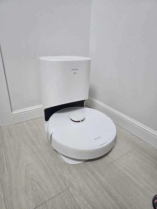 Продам робот пылесос Dreame D10 Plus.