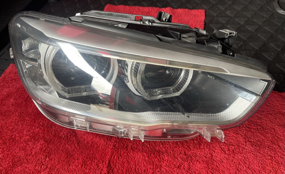 Far dreapta fata HELLA original complet BMW Seria 1 F20/F21 1EG011929