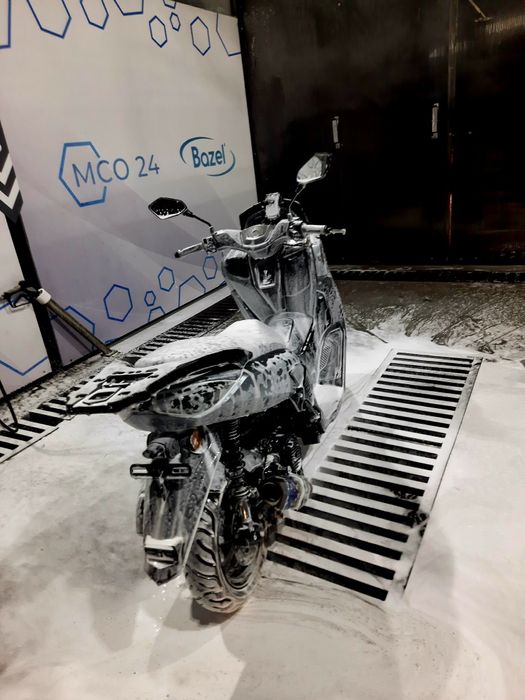 Skuter sotiladi Yamaha N max