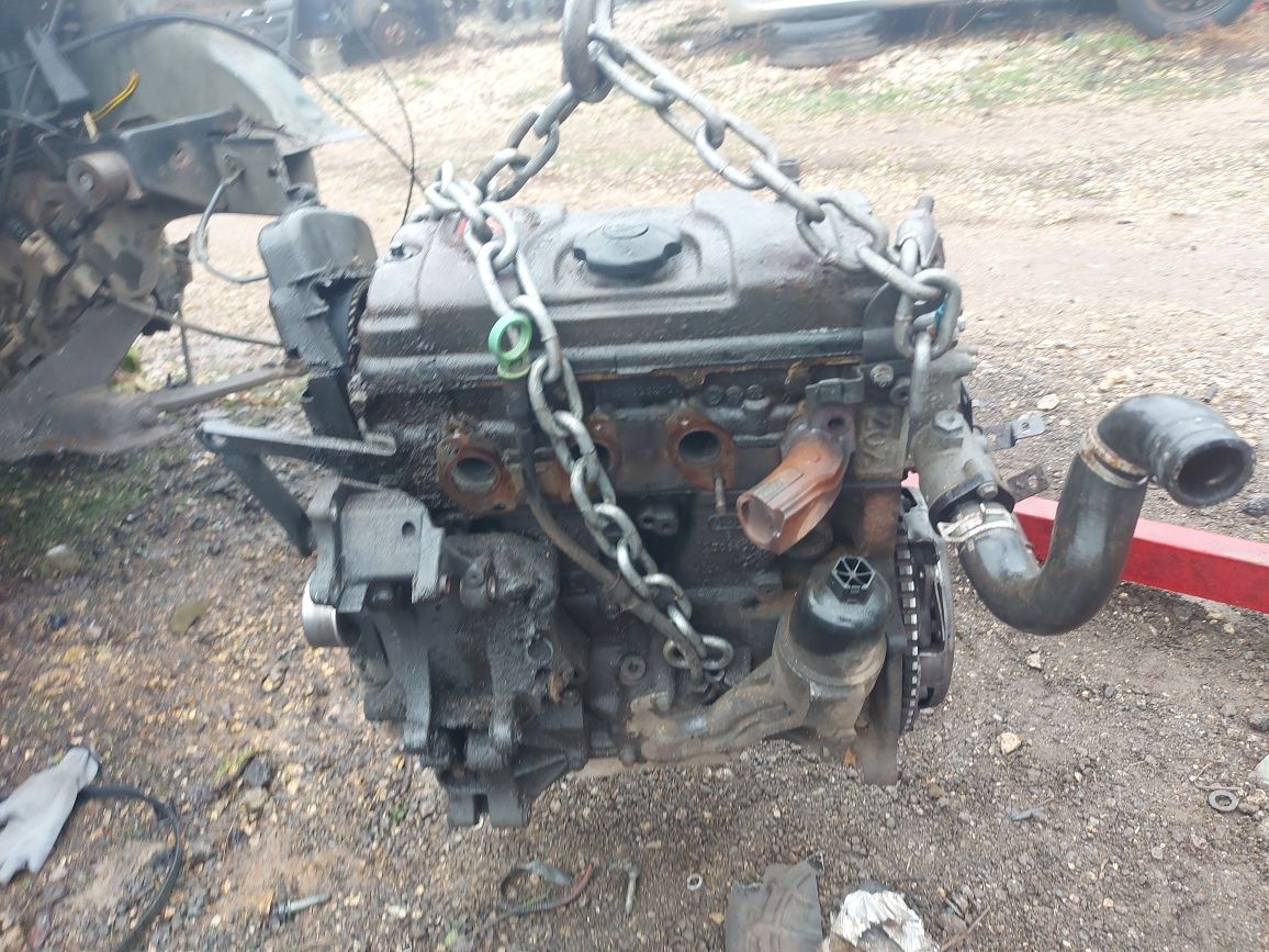 Двигател за Citroen Xsara Picasso 1.6 i