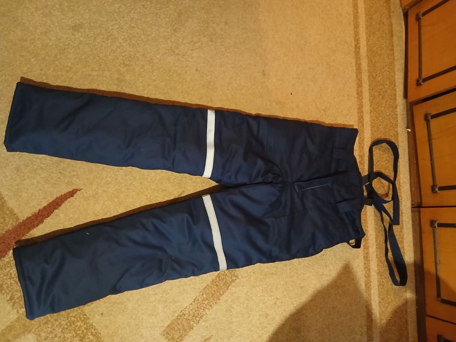 Продам зимнюю спец одежду. Штаны, куртка, сапоги. В отличном состоянии