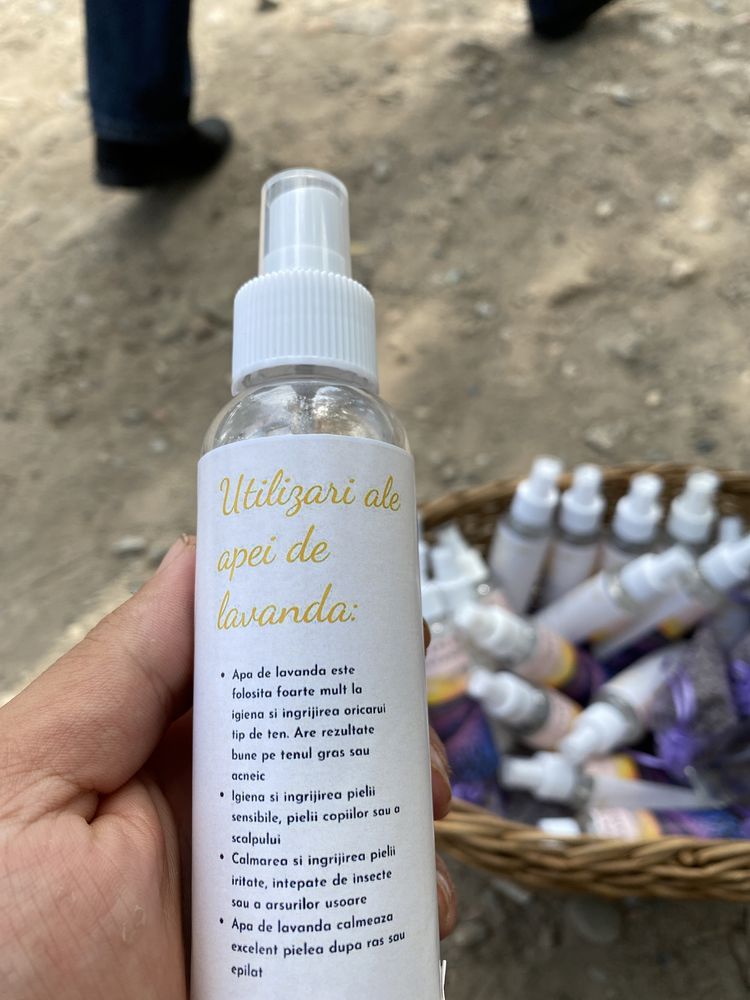 Vand săculeți de lavanda și apa de lavanda