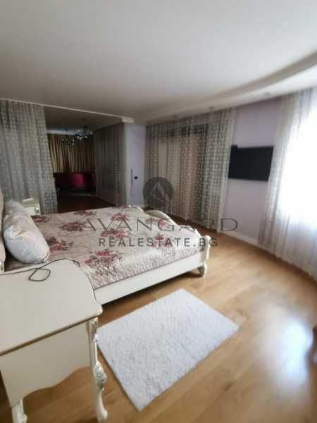 Продава се Четиристаен апартамент в Пловдив, Кършияка - 315 кв.м за 2000 €/кв.м - Снимка #8