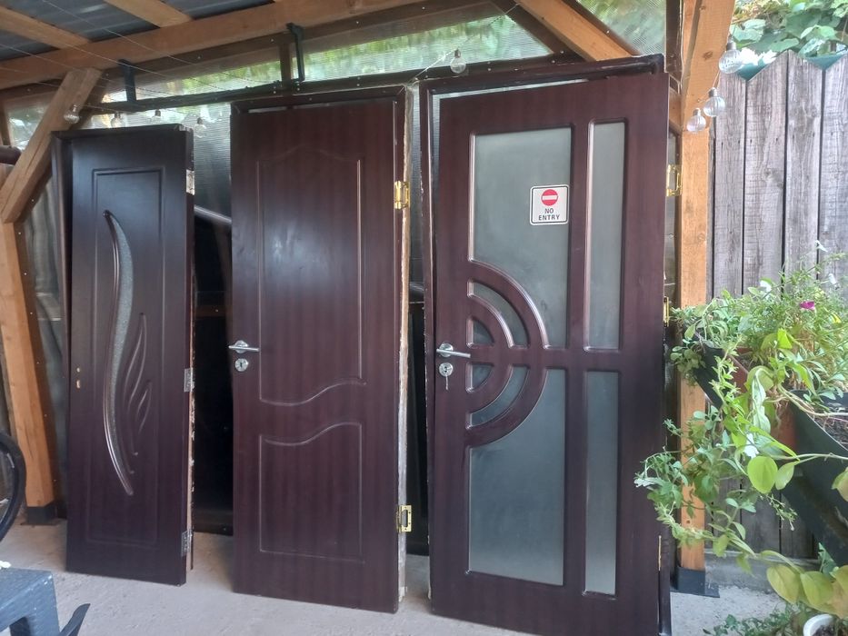 Uși de interior bune 600 de lei toate trei