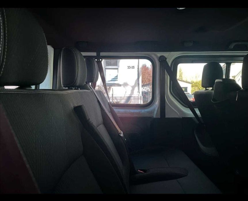 Închiriere microbuz dubă 8+1 + spațiu transport marfă