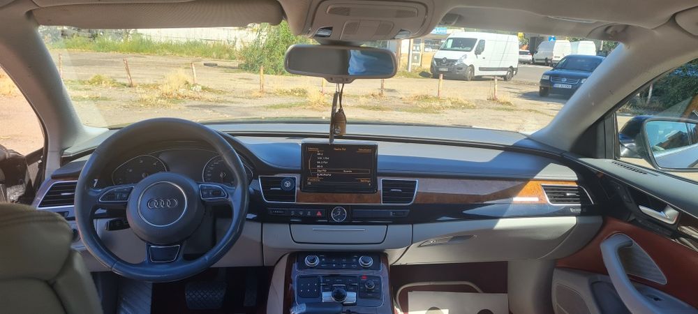 Vând Audi A8 în stare impecabila de funcționare