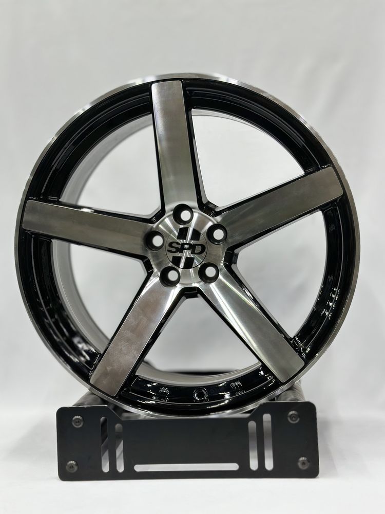 Продается комплект дисков r18 5x100