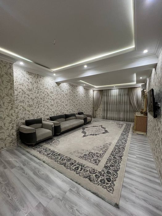 Срочно аренда квартира /2хкомнт / 105м2 700$