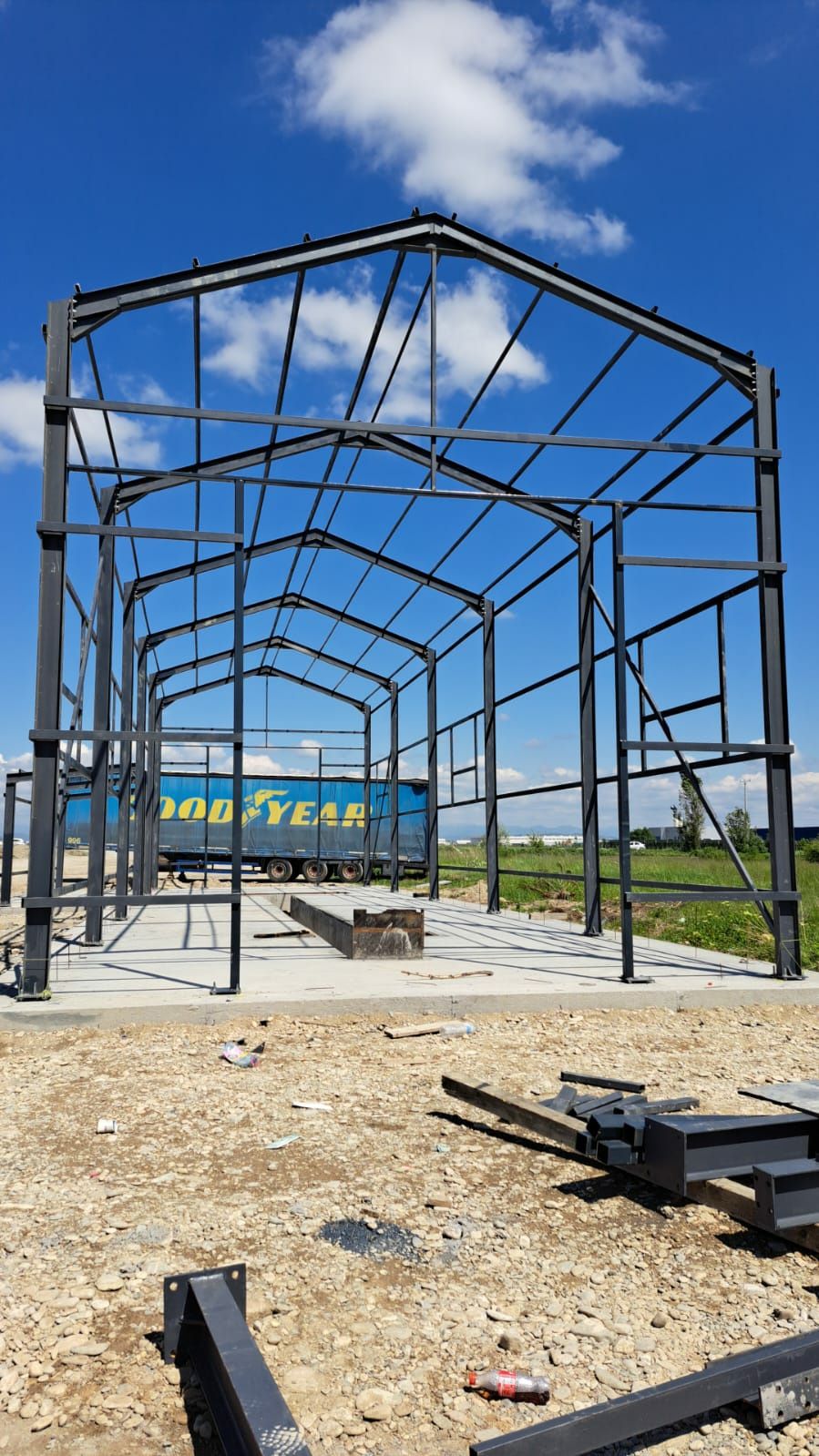 Vând structura metalica 7X25X6 sau 10X20X5 sau 12X30X4