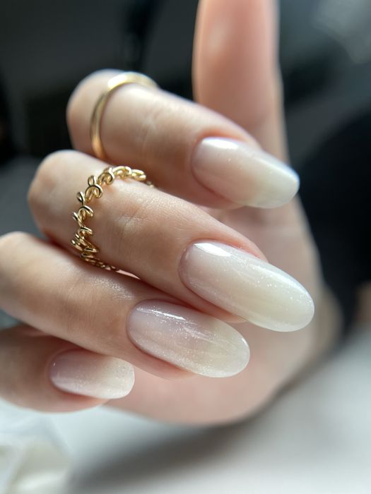 Маникюр  Нарвщивание ногтей