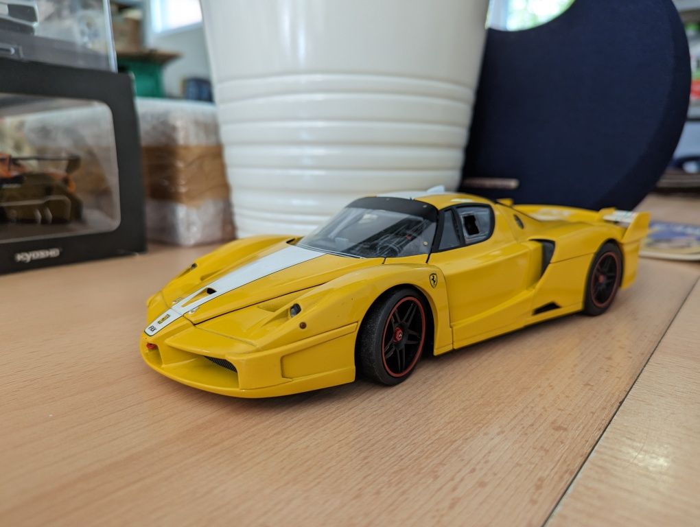 Macheta Ferarri FXX  1/18 HotWheels Elite