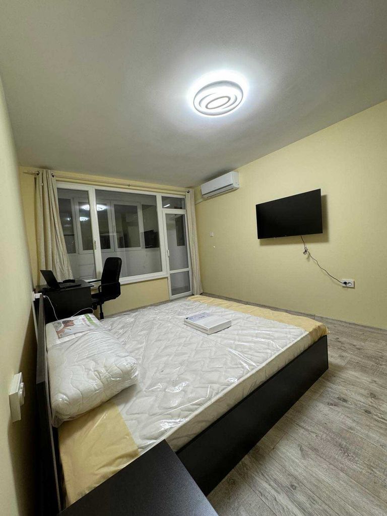 Дава се под наем Двустаен апартамент в Бургас, Лазур - 60 кв.м за 561 € - Снимка #6
