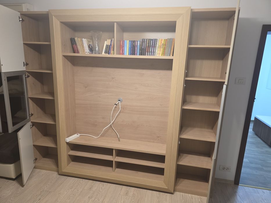 Vând biblioteca Frame Mobexpert