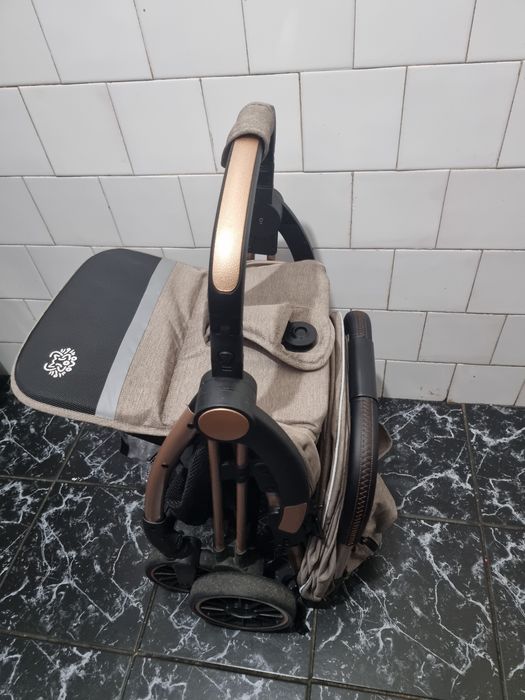 Vând carucior Appekids