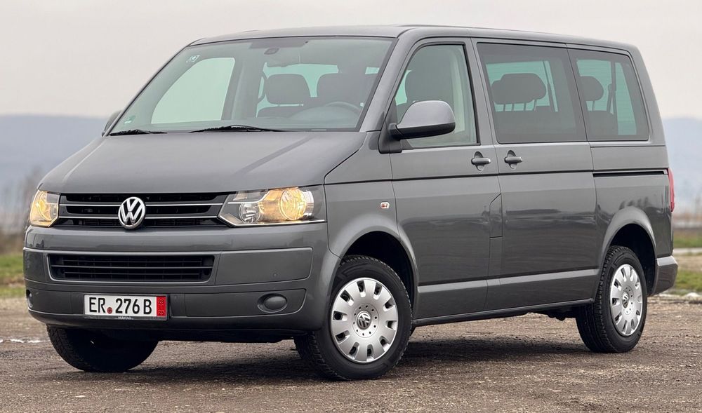 Volkswagen Transporter Vw T5 Caravelle 2.0 Tdi 140 cp 2013 AUTOMAT 9 Locuri Euro 5