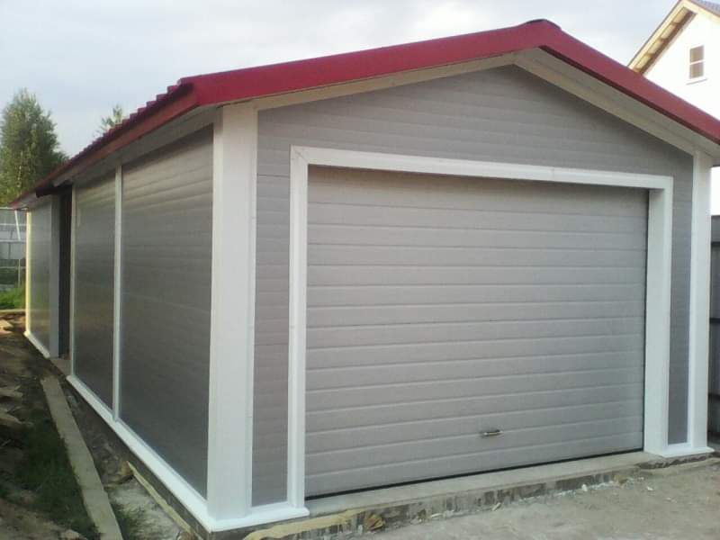 Construim garaje metalice cu panouri sandwich