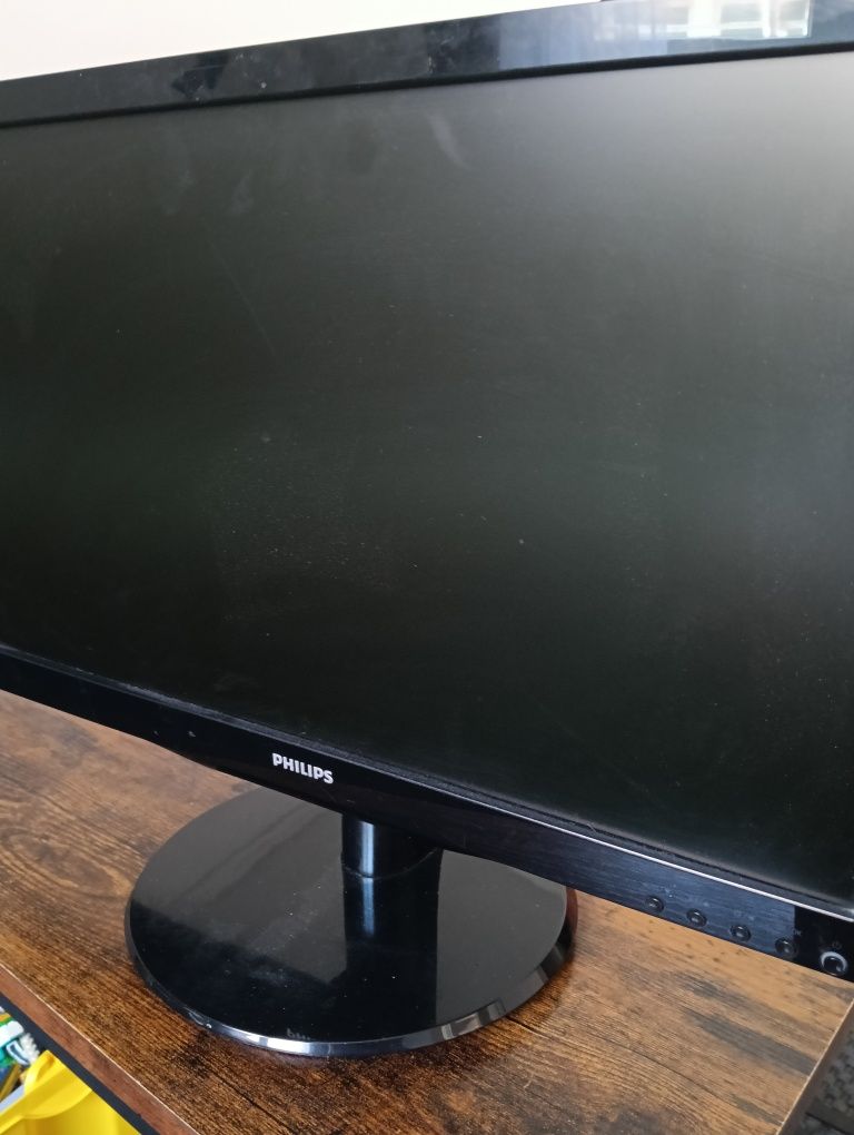 Sistem desktop HP i7 cu monitor Philips