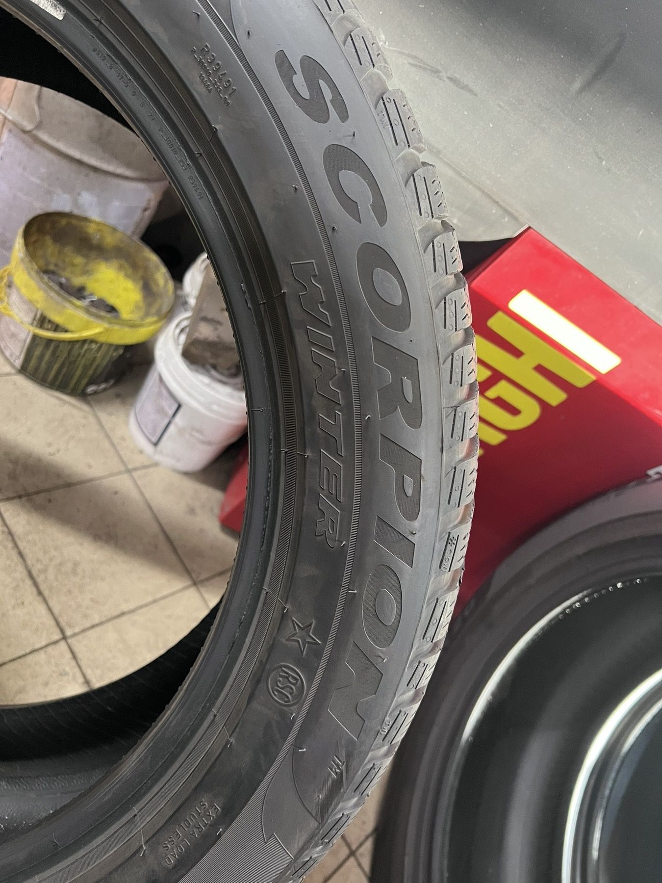 Зимни гуми спорт пакет 305/40 R20 и 275/45 R20 Pirelli