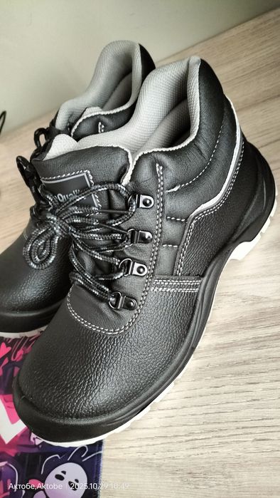 Продам рабочие ботинки