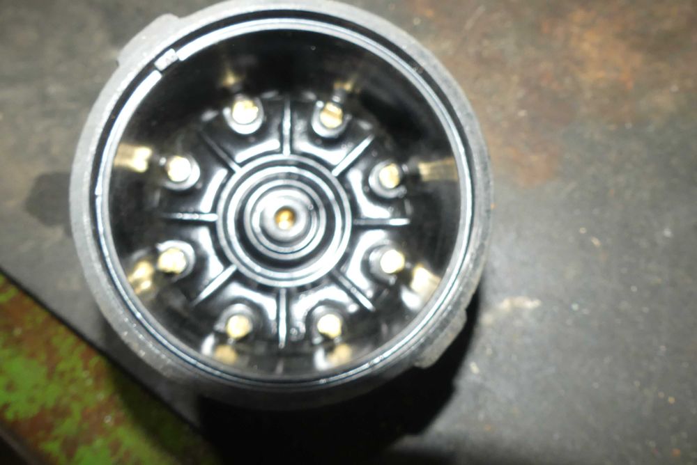 Дистрибуторна капачка за ЗиЛ, ГАЗ