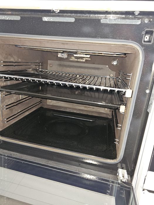 Печка с индукционни котлони и пара Electrolux ELI14340HV 2г.гаранция