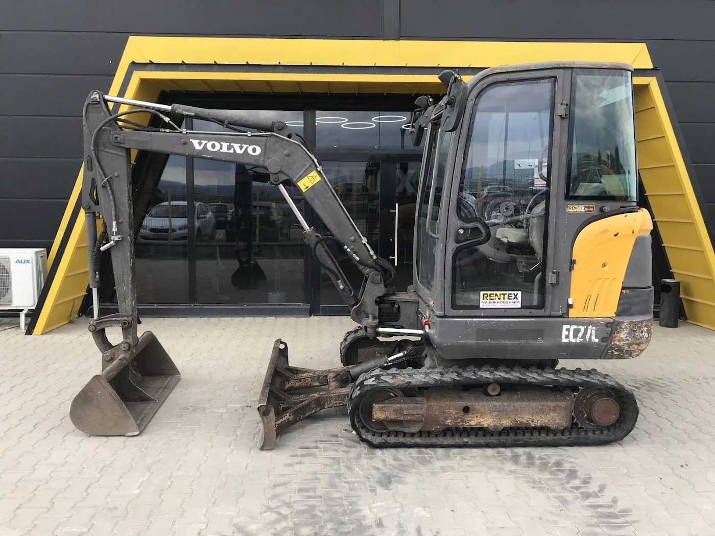 Мини багер 3000 кг Volvo EC27C ПОД НАЕМ от Рентекс