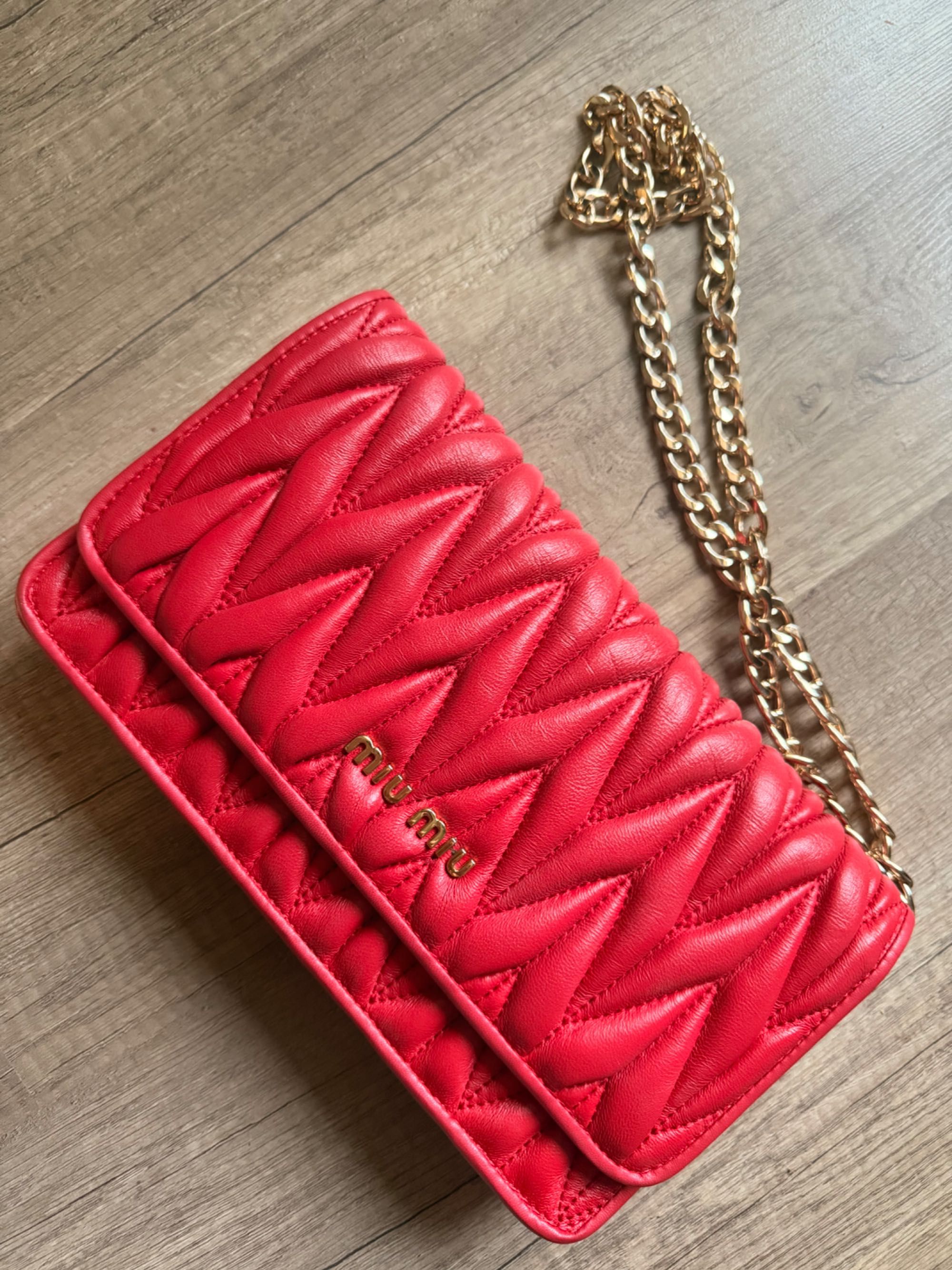 Чанта Miu Miu червена