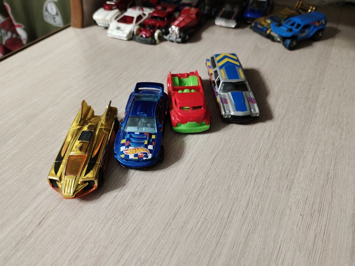 Машинки hot wheels