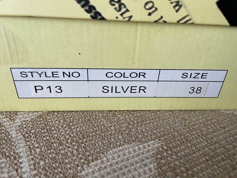 Pantofi eleganți, arginti, mărimea 38