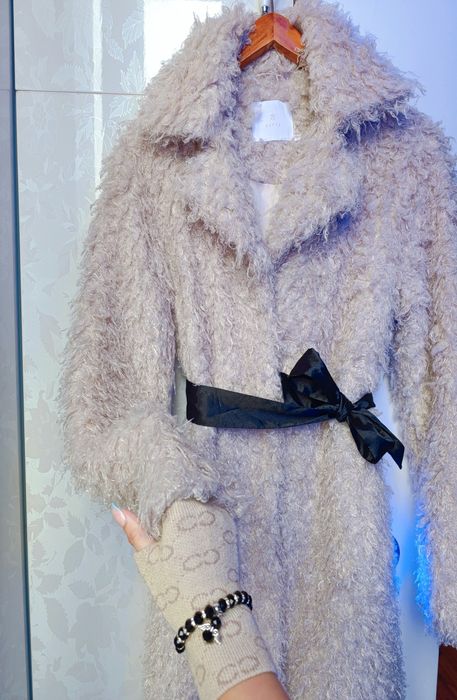 Палто с естествен косъм от лама