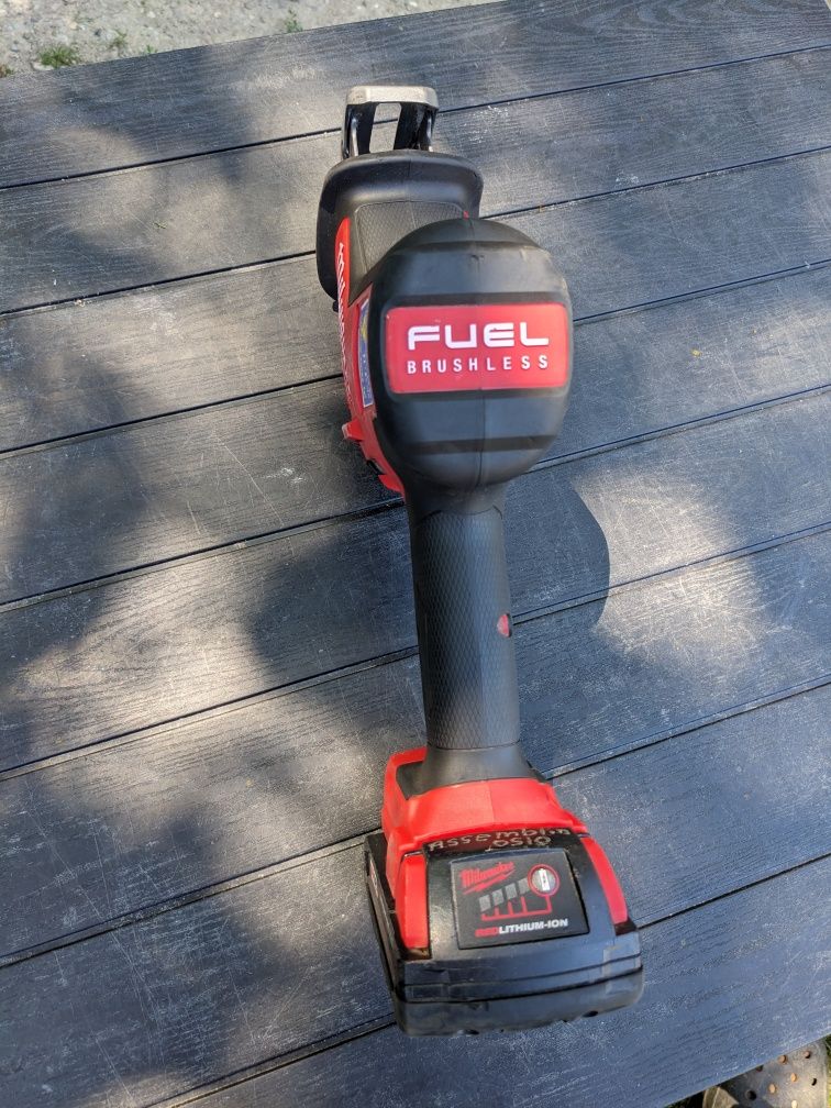 Fierăstrău Sabie Milwaukee M18 FUEL 2023