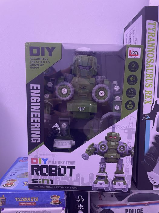 Jucarii: Robotei, masini cu telecomanda