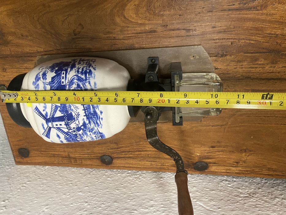 Холандска порцеланова мелничка за кафе кафемелачка делфт delft