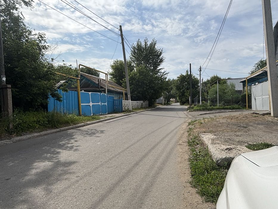 Продается два дома на одном участке -10 сотками