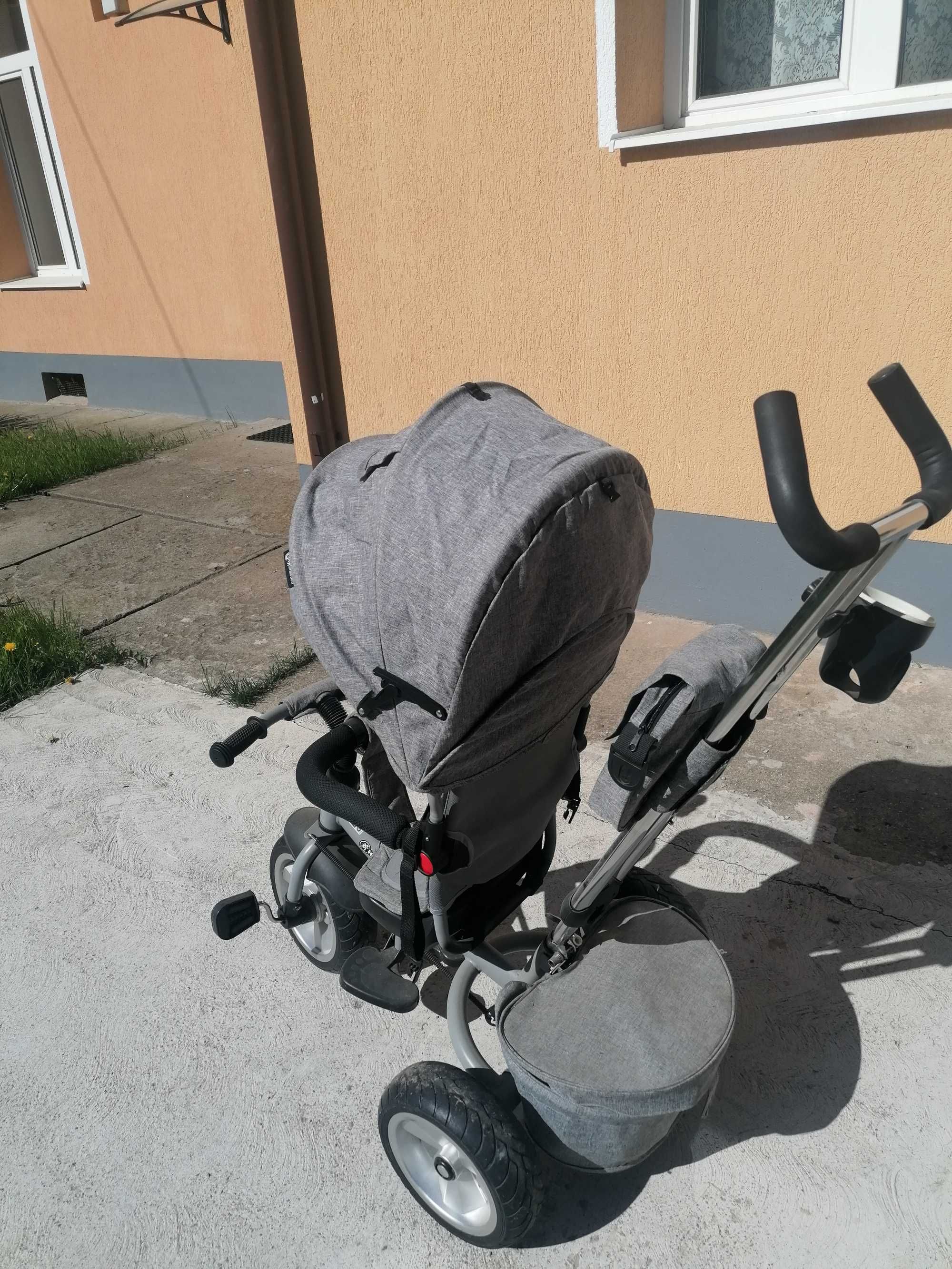 Vând tricicleta în stare foarte bună unisex