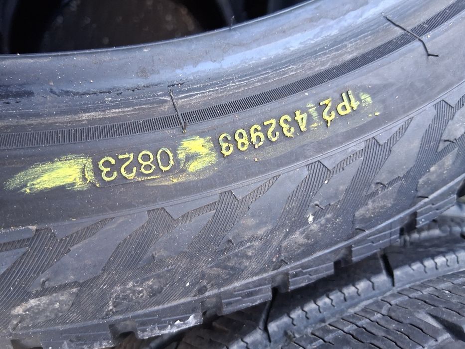 235 45 19 NOKIAN 2бр зимни дот 2023г