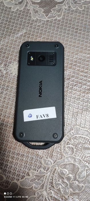 Продавам Nokia 800