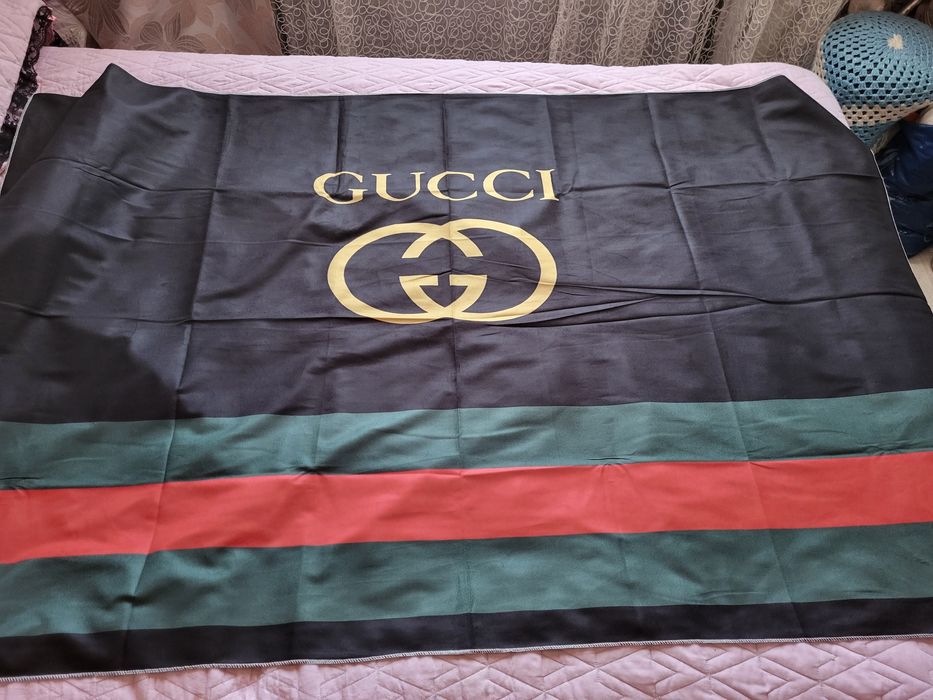 Продам скатерть .