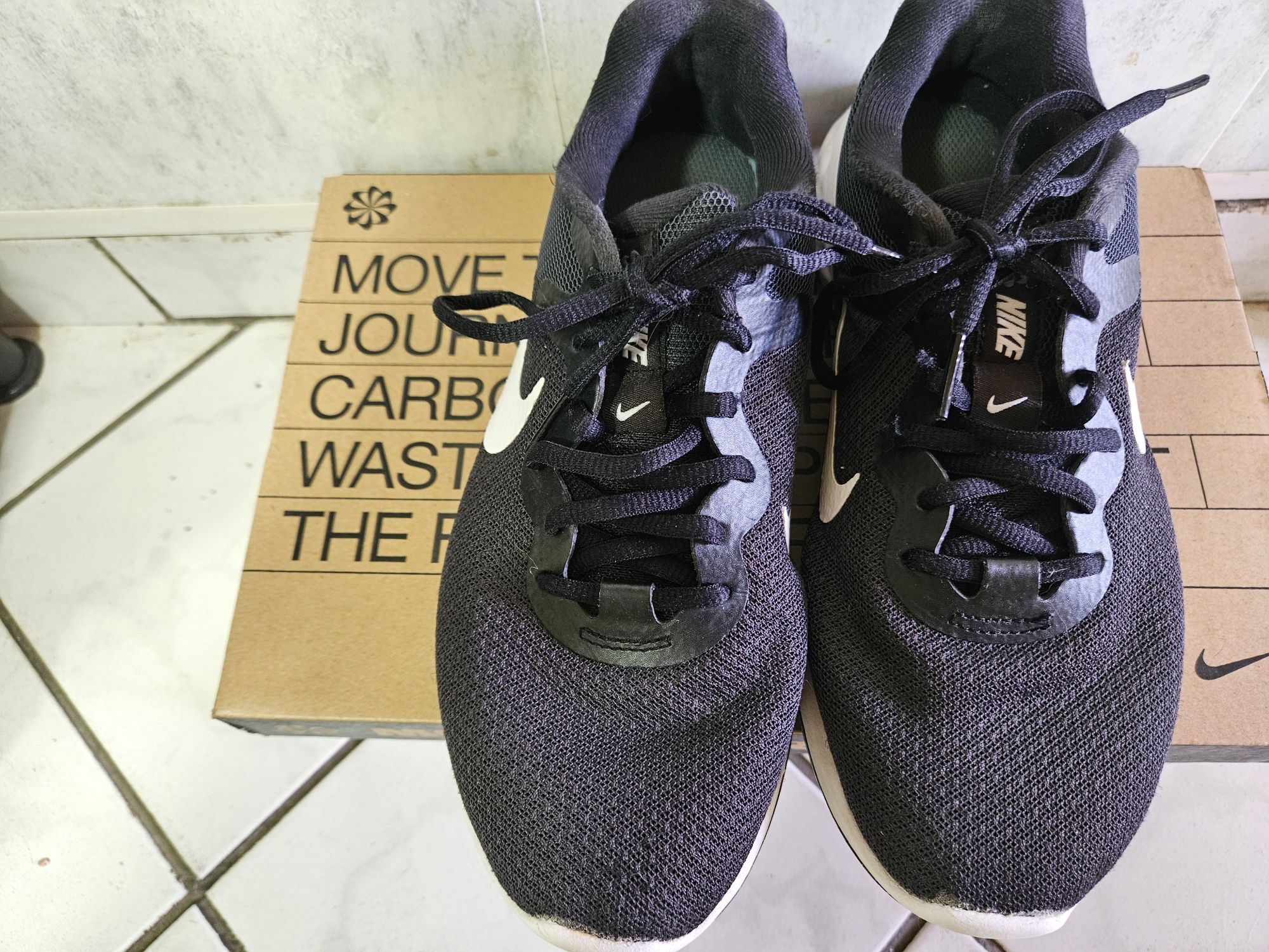 Nike Revolution 6